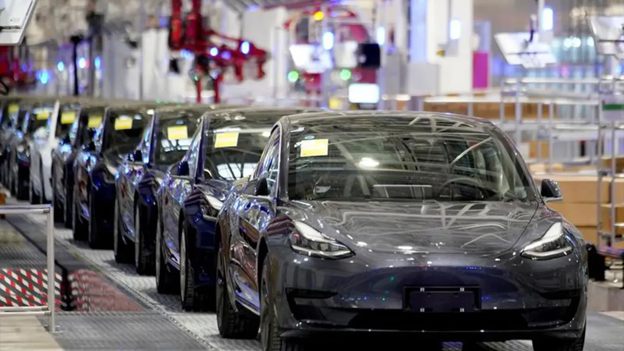 ABD’de 240 bin Tesla otomobil geri çağrıldı