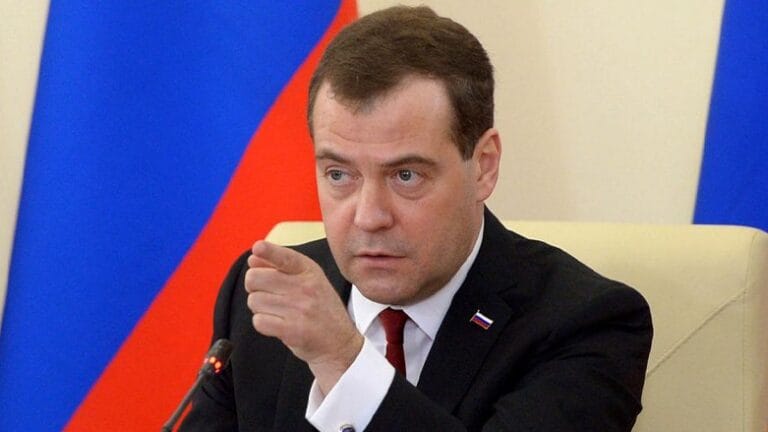 Medvedev’den Zelenski’ye hakaret dolu sözler