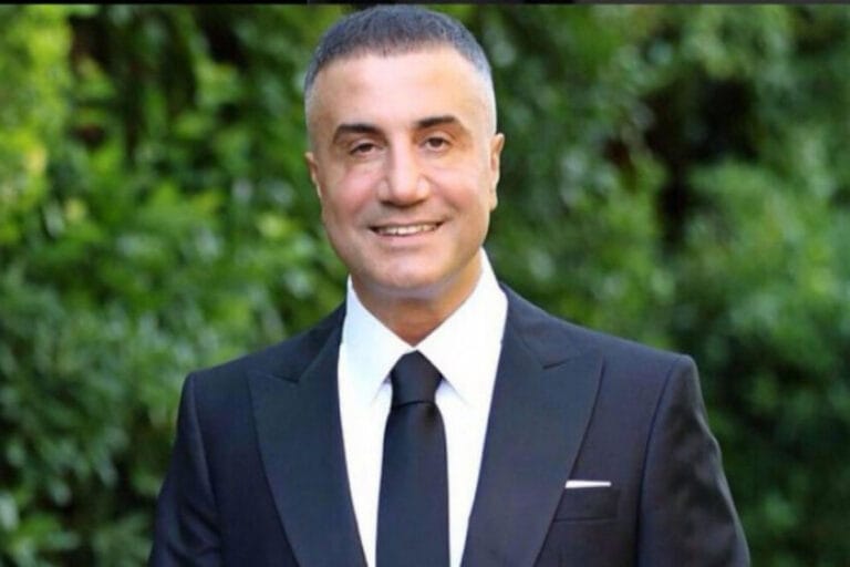 Sedat Peker, evi yıkılma riski olan şehit Mustafa Uslu’nun ailesine yeni bir ev aldı