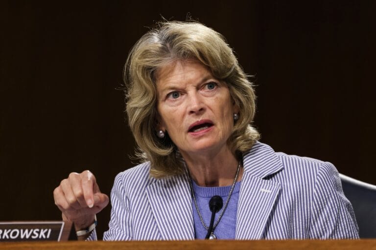 Cumhuriyetçi Senatör Lisa Murkowski’den Beyaz Saray’a veryansın