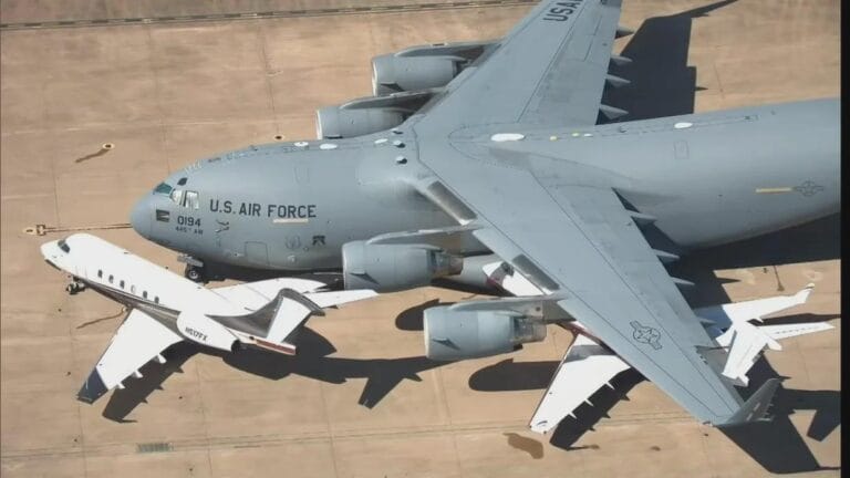 İki iş jeti, Alliance Fort Worth Havaalanı’nda C-17 uçakla çarpıştı