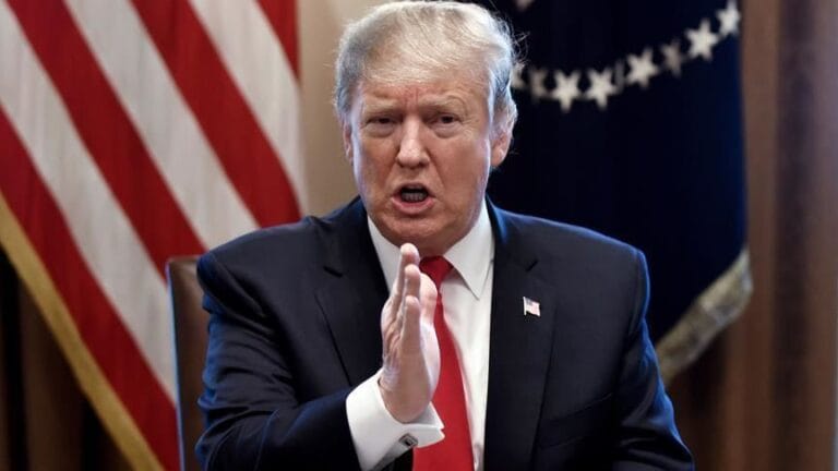 ABD’de Trump karşıtı “Ellerini çek!” protestoları: Yüz binler sokakta