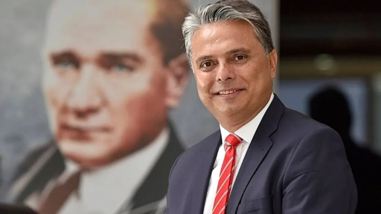 CHP’de olağanüstü kurultay öncesi: Ümit Uysal Genel Başkan adaylığını açıkladı