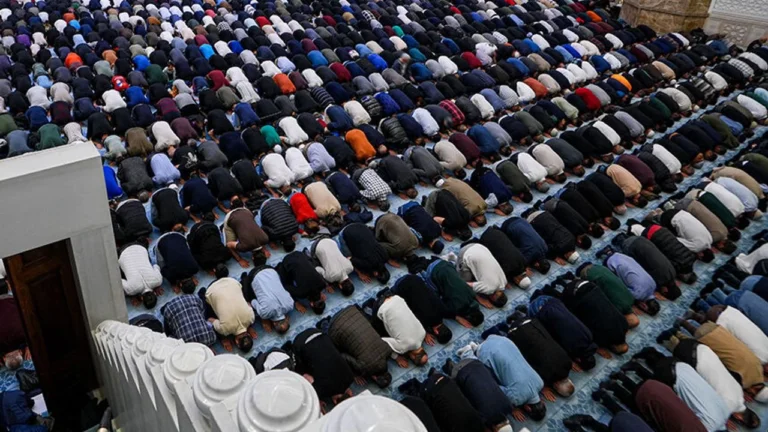 namaz bayram İstanbul'da bayram namazı saati belli oldu