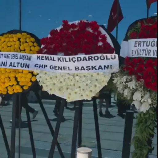 kadir inanir son yolculuguna ugurlandi23 Kadir İnanır'ın cenaze töreninde Kemal Kılıçdaroğlu yuhlandı