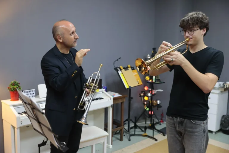 konak kurs hizmet 22 Güzelyalı'da 7'den 77'ye sanat var