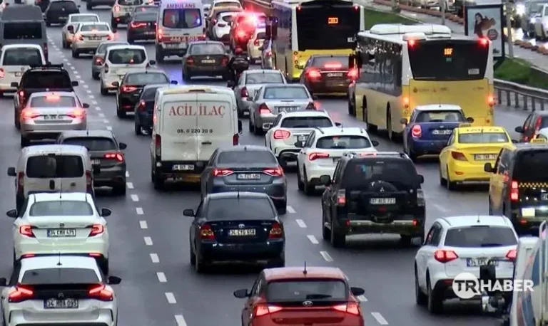trafik İstanbul'da 14 Eylül trafik çilesine karşı "Dijital ve Saha" kuşatması: Hangi önlemler alınıyor?