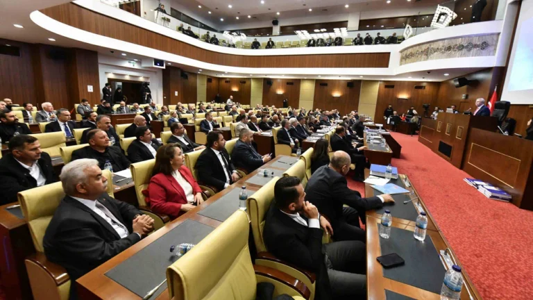 ABB meclisi nden pes pese istifalar 30 uye chpden istifa etti ABB Meclisi’nde CHP’den toplu istifa: 30 üye partiden ayrıldı