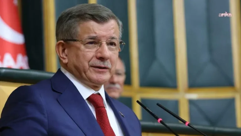 ahmet davutoglu Ahmet Davutoğlu hakkında "Cumhurbaşkanına hakaret" suçundan soruşturma başlatıldı