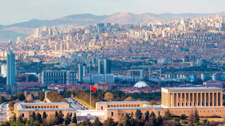 ankara Ankara’da CHP’den peş peşe istifalar: Mansur Yavaş’ın ardından 7 başkan daha ayrıldı