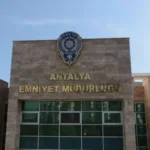 antalya emniyet mudurlugu12 Antalya'da narkotik şube müdürlerine rüşvet operasyonu: Dosyaları temizleme iddiası