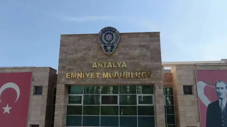 antalya emniyet mudurlugu12 Antalya'da narkotik şube müdürlerine rüşvet operasyonu: Dosyaları temizleme iddiası