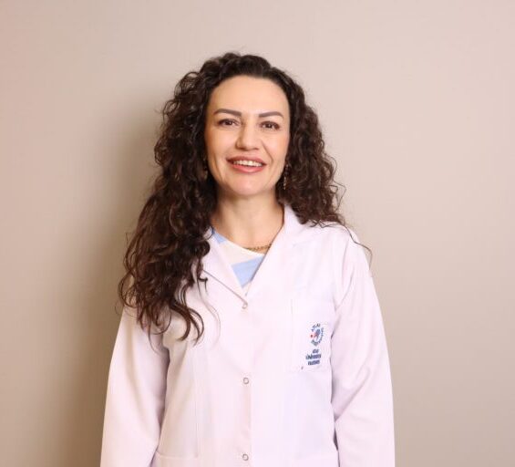 docent e1790597959965 Doç. Dr. Derya Arğun: ''Sonbaharda sürekli hastalanıyorsanız dikkat! Vitamin takviyesi her zaman çözüm değil''
