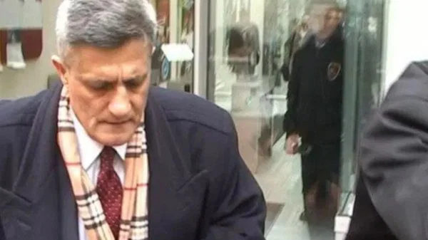 kozinoglu nun mezari acildi Kozinoğlu'nun mezarı açıldı