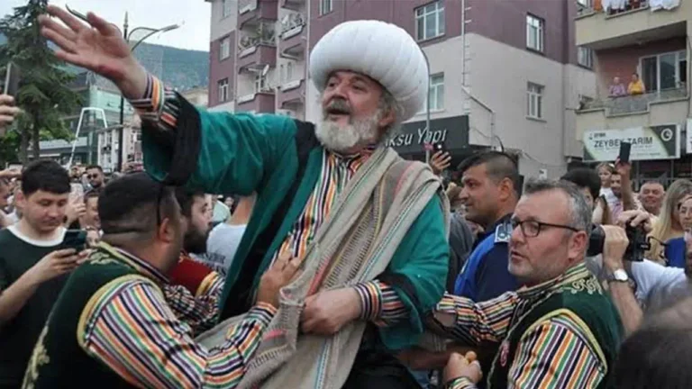 mufit can sacinti12 Müfit Can Saçıntı hakkında “kayyum” esprisi nedeniyle suç duyurusu: İfadesini paylaştı