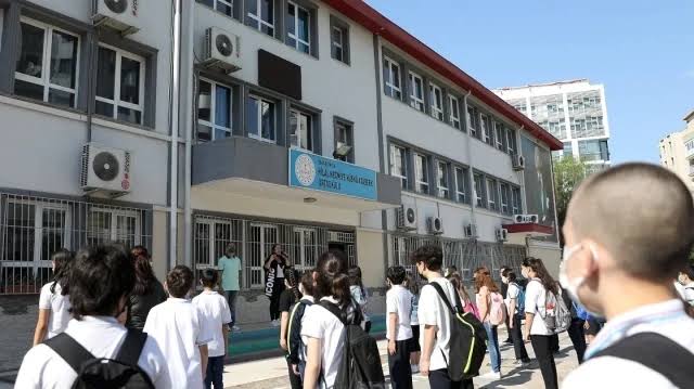 okul2 Ara tatiller kalkıyor mu? Bakan Tekin'den eğitim gündemini değiştirecek açıklamalar