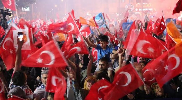 secim1 2 AKP Sözcüsü Çelik: Türkiye'nin gündeminde erken seçim yok