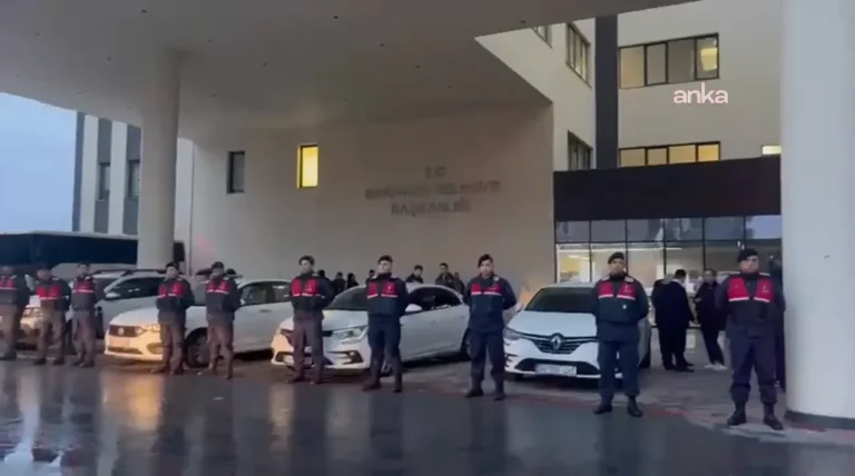 Bakirkoy Belediyesi nde safak operasyonu Bakırköy Belediyesi’nde şafak operasyonu! 42 ihale mercek altında, 5 başkan yardımcısı gözaltında