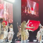 Manifest ten Wembley de Turk bayragi surprizi Manifest’ten Wembley’de Türk bayrağı sürprizi!