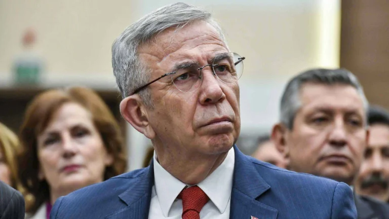 Mansur Yavaş’tan başkanlara: ”Parti değiştirenler bunun hesabını sandıkta vereceklerdir”