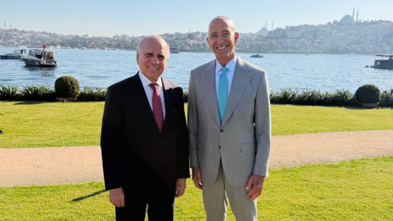 Tom Barrack ile Irak Disisleri Bakani Fuad Huseyin Istanbul da bir araya geldi Tom Barrack’tan İstanbul vurgusu: “Türkiye, dünyanın birbirini bulmak için geldiği yer”