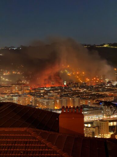 bilbao yaniyor1 Bilbao’da Vito Quiles protestoları şiddetlendi: Araçlar ateşe verildi, 14 kişi gözaltında
