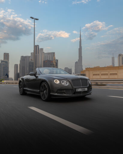 dubai den istanbul a bently ile gelen isadami2 Dubai’den İstanbul’a Bentley ile 8 bin kilometrelik yolculuk