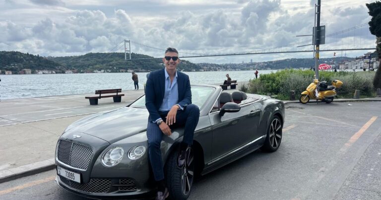 dubai den istanbul a bently ile gelen isadami4 Dubai’den İstanbul’a Bentley ile 8 bin kilometrelik yolculuk
