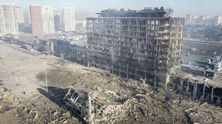 kiev de savas gunleri Savaşta yeni dönem iddiası: Putin saldırı kısıtlamalarını kaldırdı mı?
